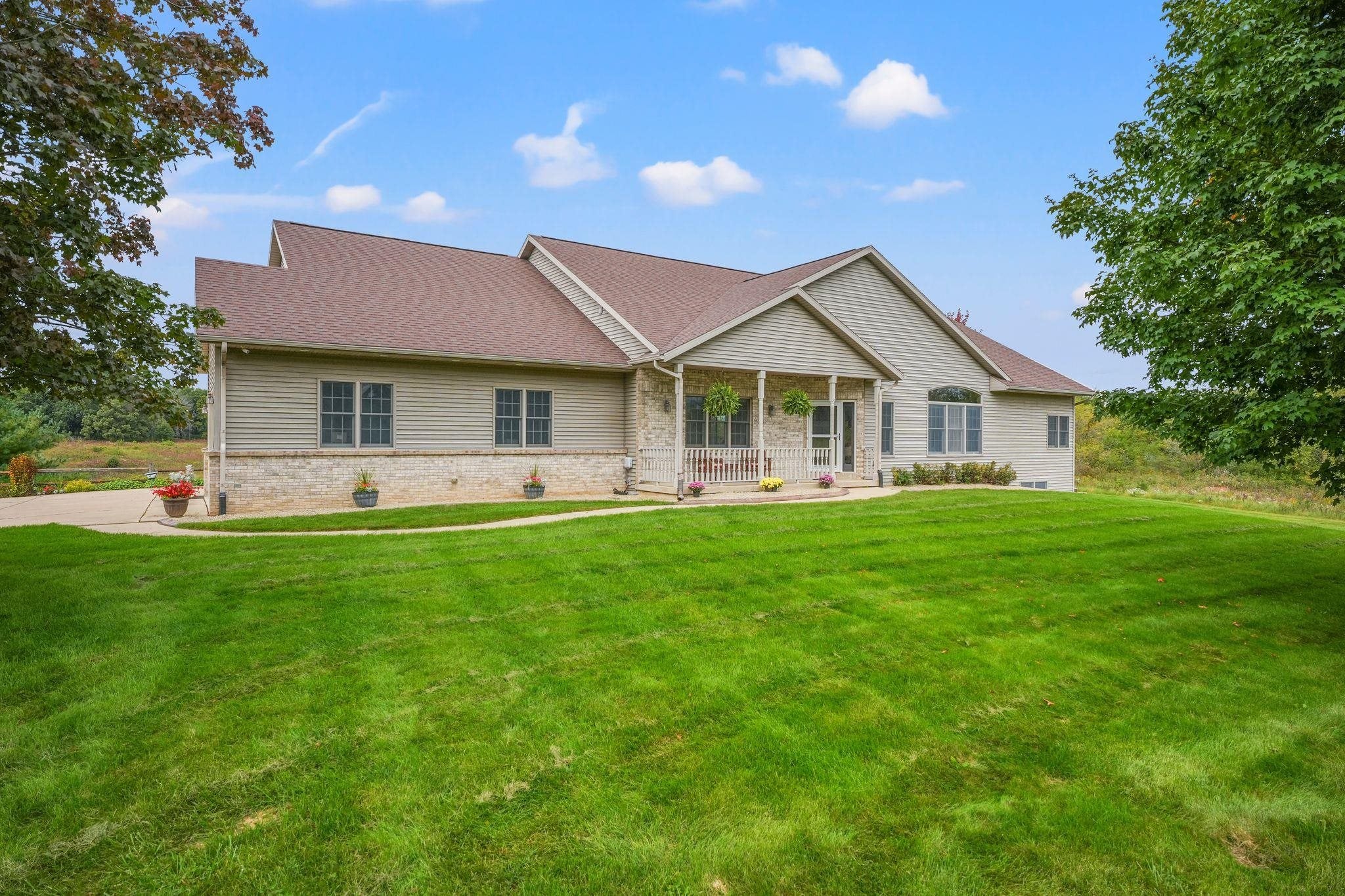 852 Canal Road