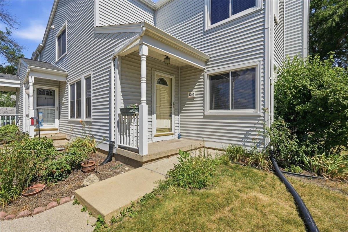 2202 Post Road