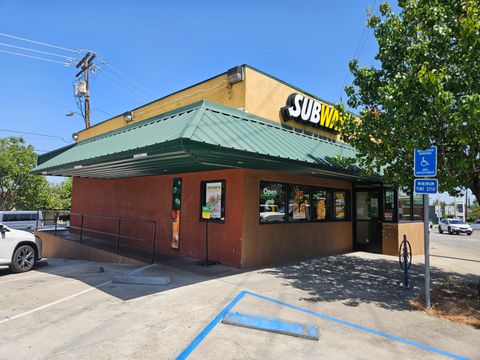 Photo of 1950 Eureka Way, Redding, CA 96001 (MLS # 25-2126)