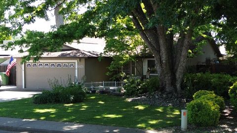 Photo of 6671 Creekside Street, Redding, CA 96001 (MLS # 26-2208)