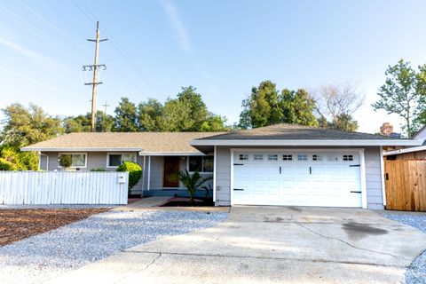 Photo of 1018 Pineland Drive, Redding, CA 96002 (MLS # 25-2413)