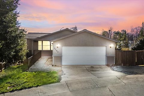 Photo of 3283 Bridgewater Court, Redding, CA 96003 (MLS # 26-175)