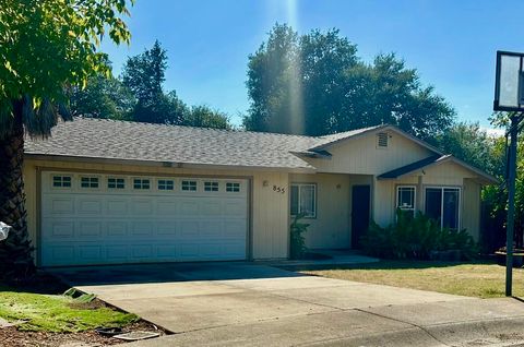 Photo of 855 Jefferson Court, Redding, CA 96002 (MLS # 25-4464)