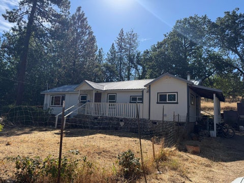 Photo of 321 Madrone Avenue, Hayfork, CA 96041 (MLS # 26-6057)