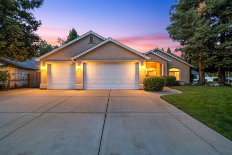 Photo of 4810 Rising River Court, Redding, CA 96002 (MLS # 25-4265)