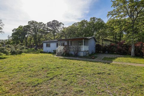 Photo of 16705 Matlock Loop Road, Cottonwood, CA 96022 (MLS # 25-4300)
