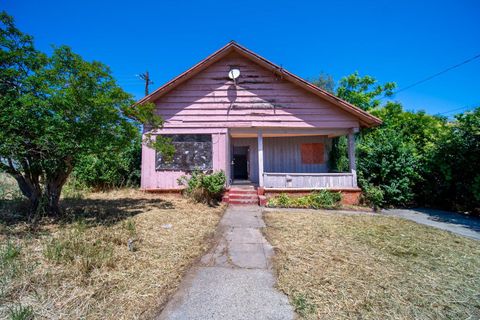 Photo of 1868 Gold Street, Redding, CA 96001 (MLS # 26-1596)