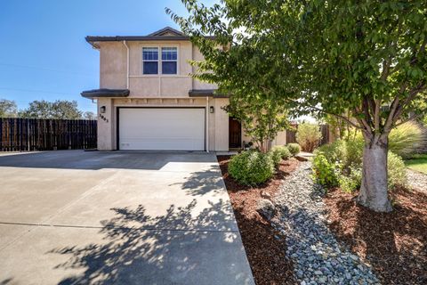 Photo of 3863 Indian Wells Lane, Redding, CA 96002 (MLS # 25-4271)