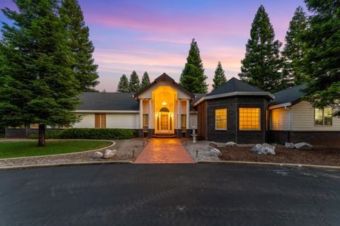 Photo of 15947 Butterfield Lane, Anderson, CA 96007 (MLS # 25-5250)