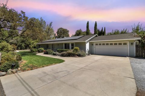 Photo of 20250 River Valley Drive, Anderson, CA 96007 (MLS # 25-3814)