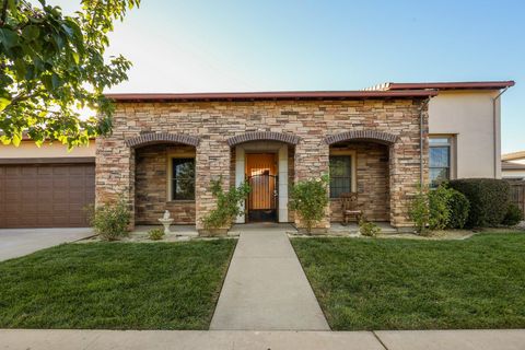 Photo of 20284 Domaine Place, Anderson, CA 96007 (MLS # 26-2013)