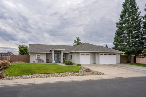 Photo of 12890 Ivy Lane, Red Bluff, CA 96080 (MLS # 26-1444)