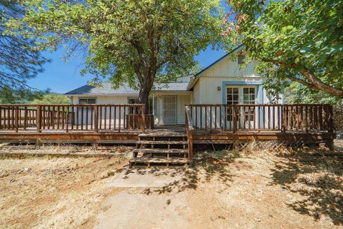 Photo of 86 Long Street, Weaverville, CA 96093 (MLS # 26-5510)