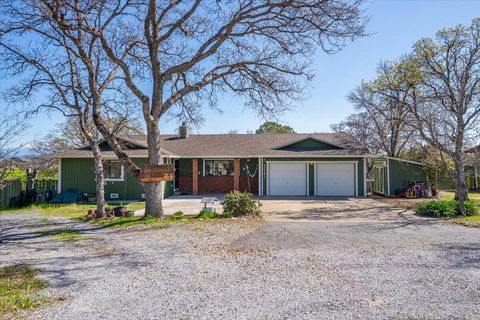 Photo of 22501 Cloud Creek Place, Cottonwood, CA 96022 (MLS # 25-4123)