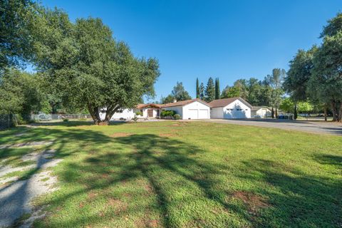 Photo of 5373 Rancho Vista Way, Redding, CA 96002 (MLS # 26-2159)
