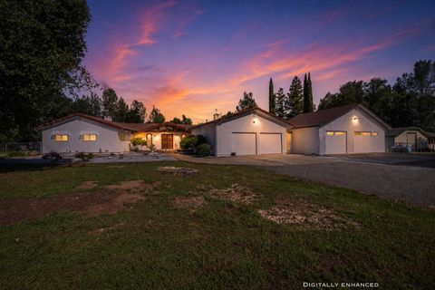 Photo of 5373 Rancho Vista Way, Redding, CA 96002 (MLS # 26-2159)