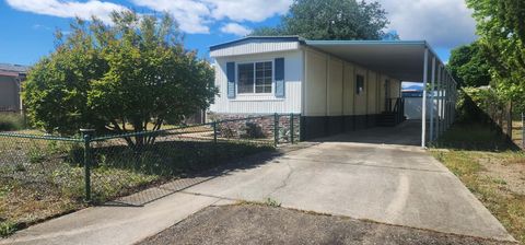 Photo of 1086 Eagle Nest Road, Redding, CA 96003 (MLS # 26-1518)