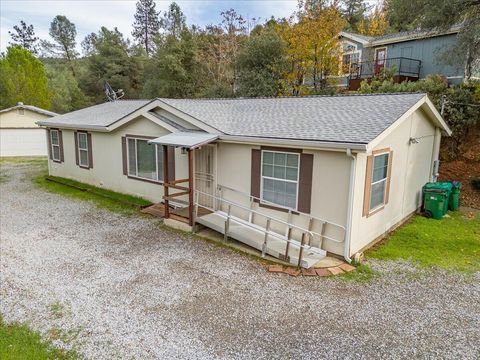 Photo of 14803 Bollibokka Way, Redding, CA 96003 (MLS # 25-5072)