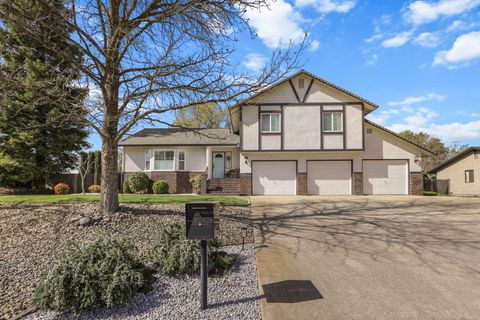 Photo of 7036 Tucker Lane, Redding, CA 96002 (MLS # 26-984)