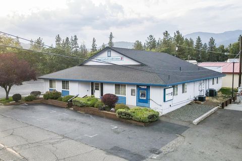 Photo of 40 Glen Road, Weaverville, CA 96093 (MLS # 25-4482)