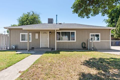 Photo of 725 East Avenue, Red Bluff, CA 96080 (MLS # 26-2333)