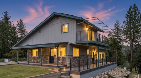 Photo of 14385 Sundown Drive, Redding, CA 96003 (MLS # 26-1572)