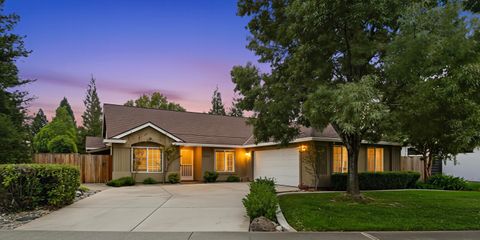 Photo of 3261 Misty Glen Drive, Redding, CA 96001 (MLS # 25-4872)