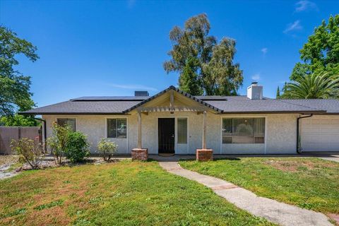 Photo of 790 Donna Court, Redding, CA 96003 (MLS # 26-2433)