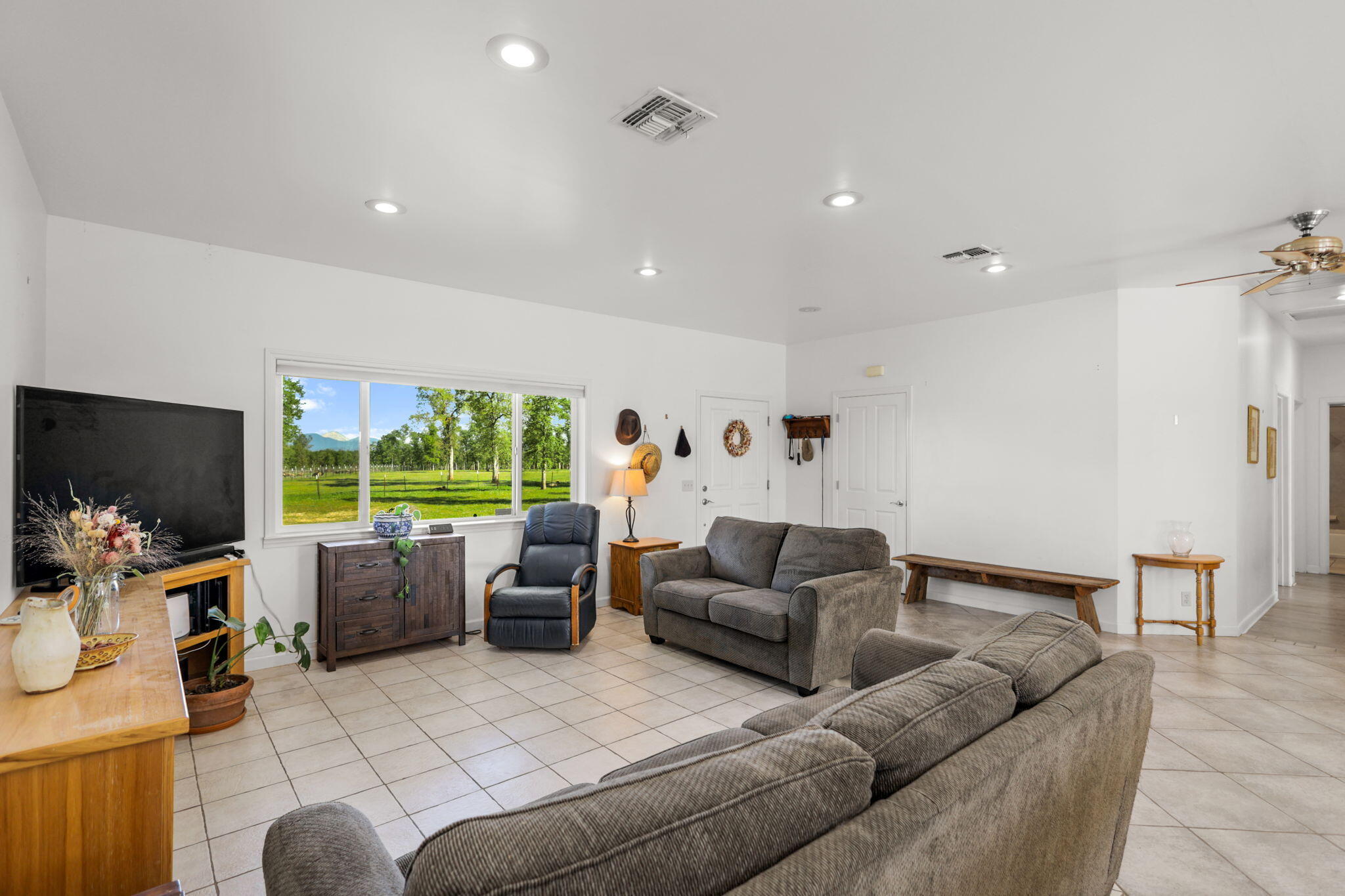 22989 Antler Road