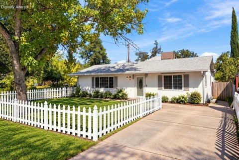 Photo of 2041 Grand Coulee Boulevard, Shasta Lake, CA 96019 (MLS # 26-5642)