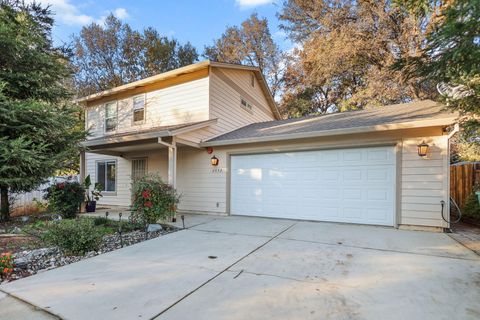 Photo of 2052 Cappuccino Court, Shasta Lake, CA 96019 (MLS # 25-5281)