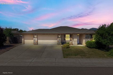 Photo of 6478 Beretta Lane, Redding, CA 96001 (MLS # 26-2456)