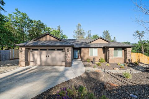 Photo of 3703 Craftsman Avenue, Shasta Lake, CA 96019 (MLS # 25-4517)