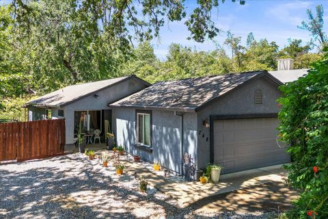 Photo of 748 Miller Avenue, Shasta Lake, CA 96019 (MLS # 25-3842)