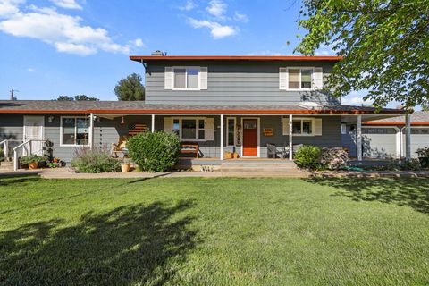 Photo of 3236 El Camino Drive, Cottonwood, CA 96022 (MLS # 26-2148)