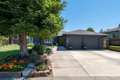 Photo of 2855 Shasta Street, Redding, CA 96001 (MLS # 26-2507)