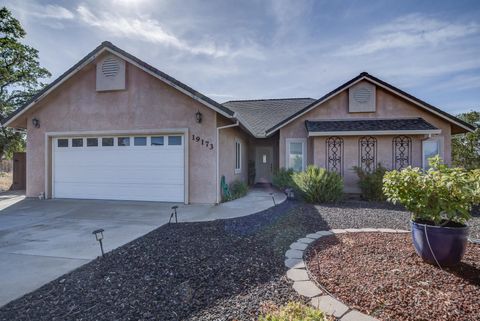 Photo of 19173 Querido Street, Cottonwood, CA 96022 (MLS # 25-3642)