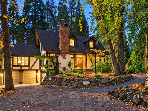 Photo of 1539 Eddy Drive, Mount Shasta, CA 96067 (MLS # 26-6064)