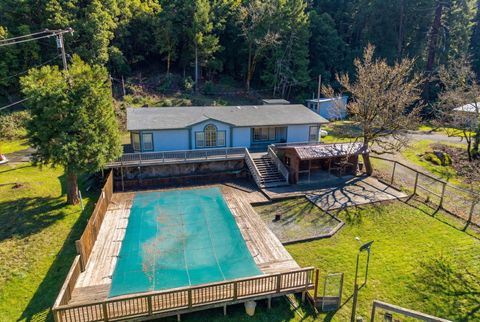Photo of 26100 California 3 St, Douglas City, CA 96024 (MLS # 26-1346)