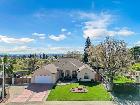 Photo of 370 River Park Drive, Redding, CA 96003 (MLS # 26-912)