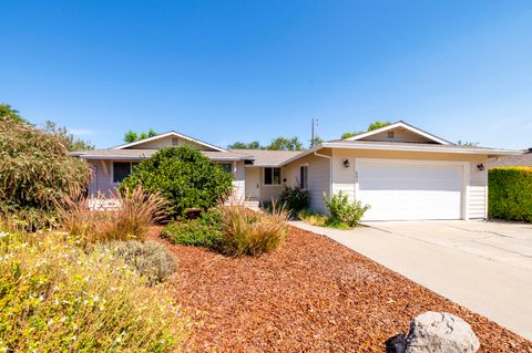 Photo of 601 Green Street, Willows, CA 95988 (MLS # 25-3981)