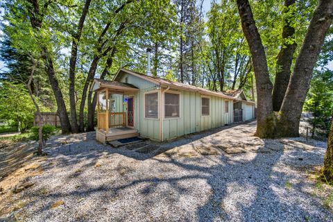 Photo of 18185 Black Boulevard, Lakehead, CA 96051 (MLS # 26-2378)