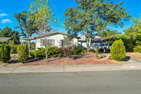 Photo of 3757 Magnums Way, Redding, CA 96003 (MLS # 25-3868)