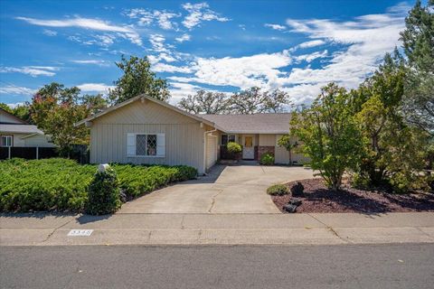 Photo of 3345 Panorama Drive, Redding, CA 96003 (MLS # 26-3526)