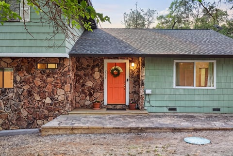 Photo of 9057 Simmons Road, Redding, CA 96001 (MLS # 26-3504)