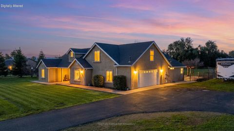 Photo of 17310 Marianas Way, Cottonwood, CA 96022 (MLS # 25-5515)