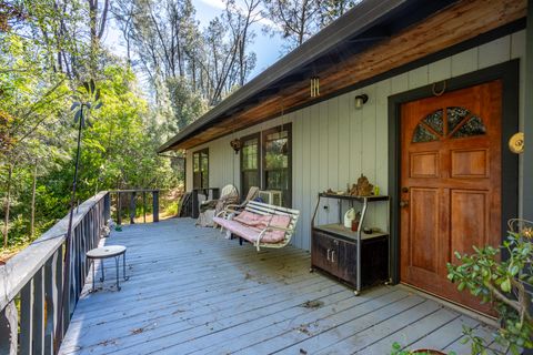 Photo of 14311 Indian Acres Trail, Redding, CA 96003 (MLS # 26-1561)