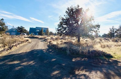 Photo of 11524 Martin Drive, Montague, CA 96064 (MLS # 25-5222)