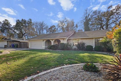 Photo of 3835 Riverview Drive, Redding, CA 96001 (MLS # 25-5242)