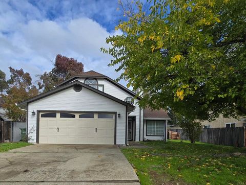 Photo of 454 Alamine Drive, Redding, CA 96003 (MLS # 25-5249)